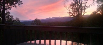 Outdoorsy Cabin Near Downtown