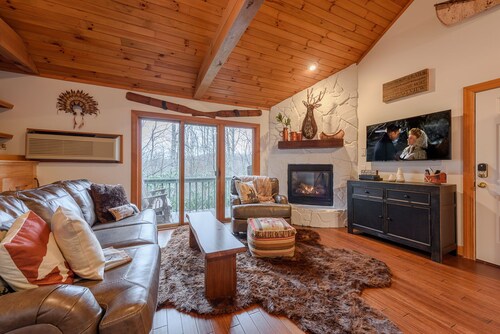 Upscale Cottage Near Blue Ridge Parkway