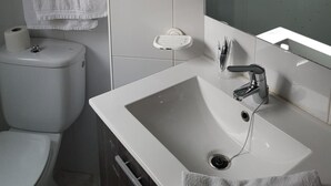 Bathroom - Hostal Europa (Tarragona)