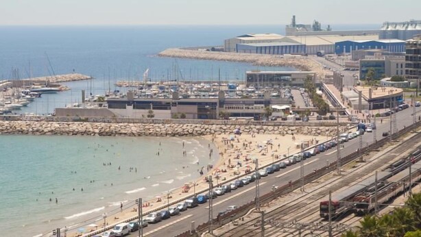 Beach - Hostal Europa (Tarragona)