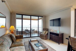 Televisión, reproductor de DVD y tenis de mesa 