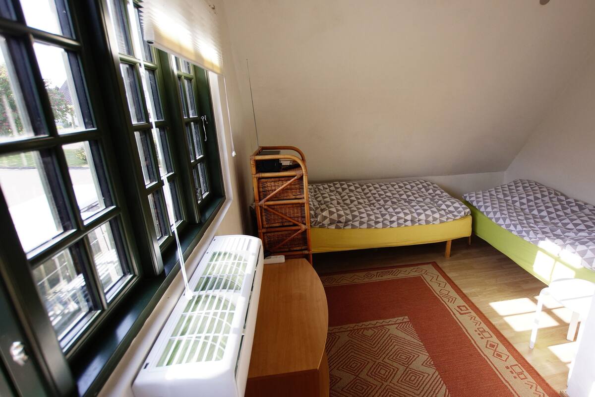 Literie de qualité supérieure, surmatelas, Wi-Fi gratuit, draps fournis