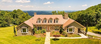 Sleeps 28 | Mountain Lodge with Theater, Tennis Court, Hot Tub & Game Room