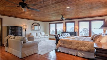 9 bedrooms, free WiFi, bed sheets, wheelchair access