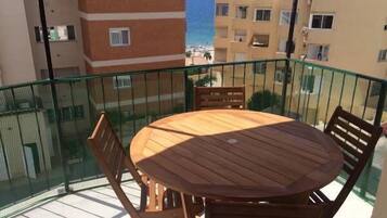 Apartamento, 2 habitaciones, vistas al mar | Vistas del balcón