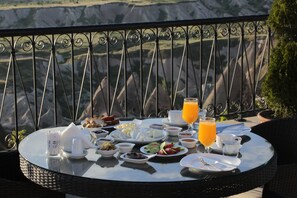 Superior Suite, Terrace | Bathroom | Hair dryer, towels - Romance Cave Suites (Nevsehir)