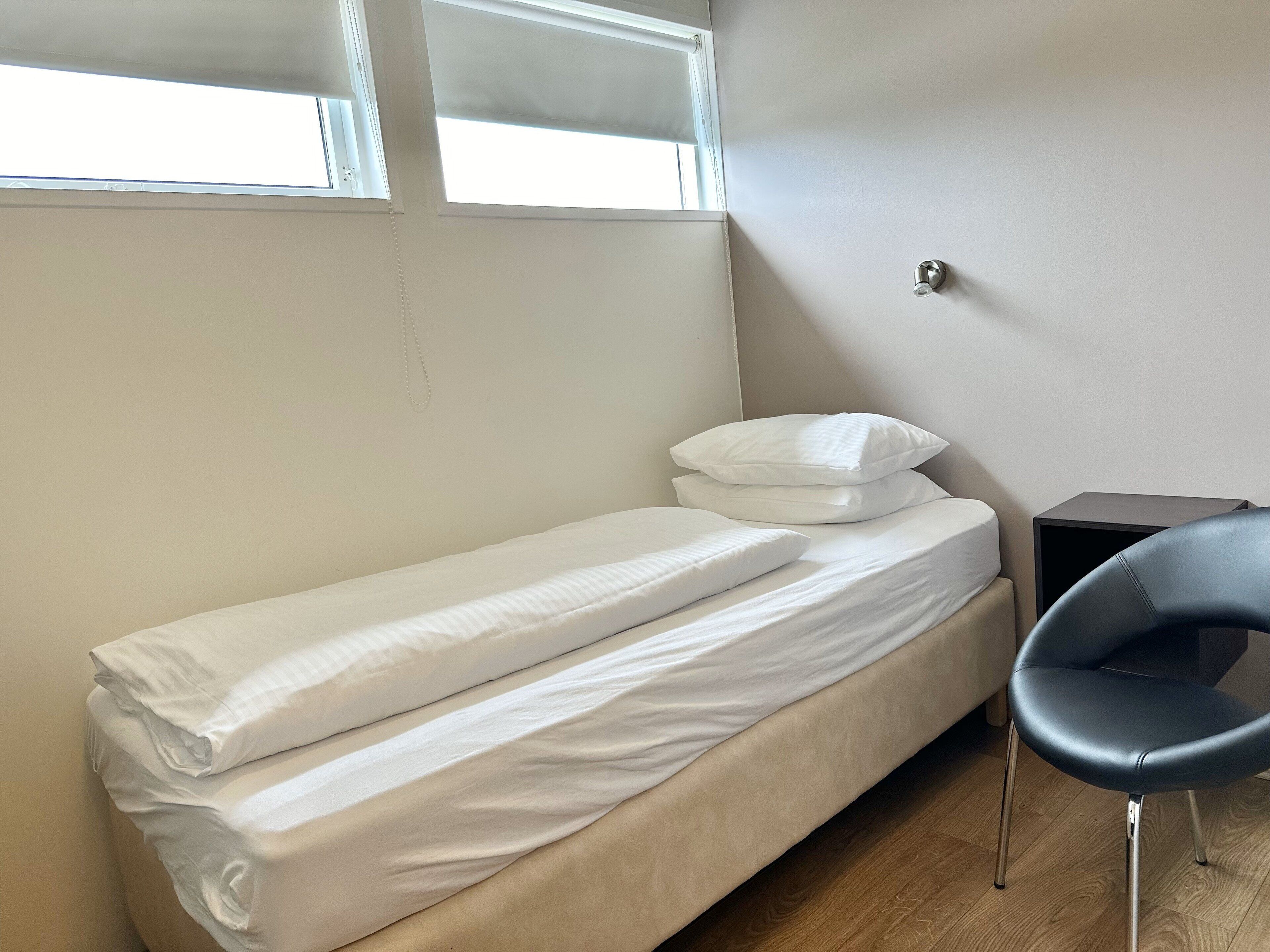 single room, private bathroom | 1 bedroom, free wifi, bed sheets