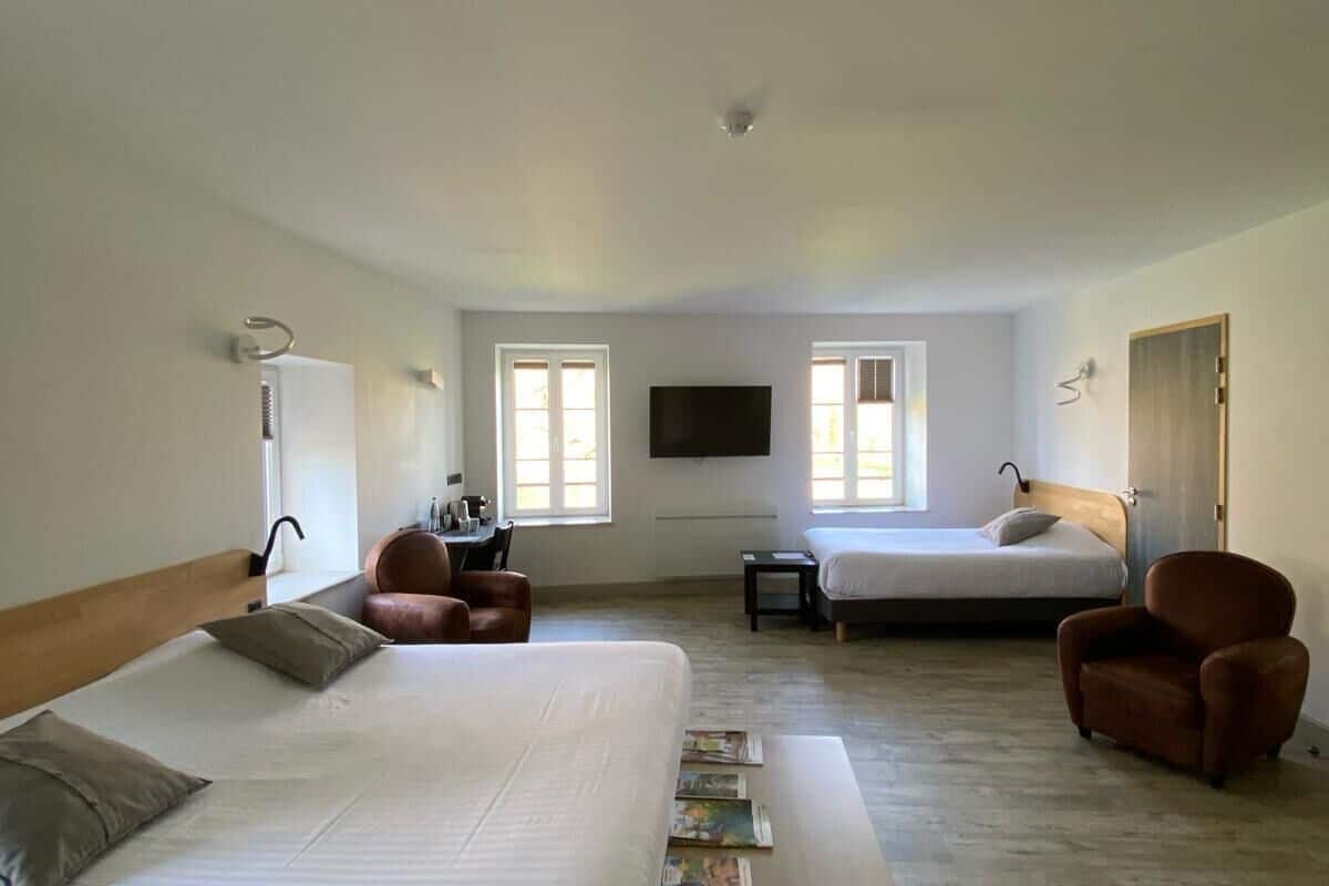 premium bedding, desk, soundproofing, free cots/infant beds