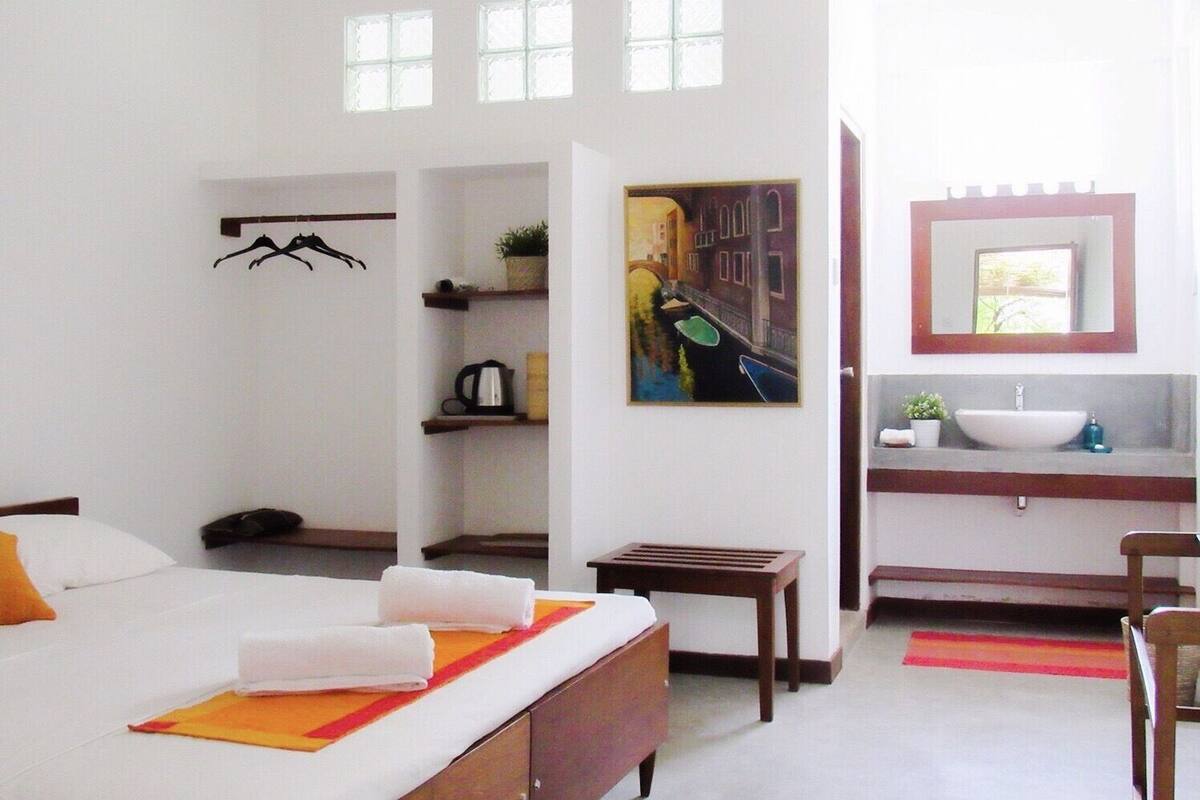 Standard Double Room, 1 King Bed | In-room safe, free WiFi, bed sheets