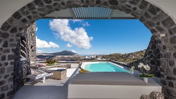 Deluxe Studio Suite, Private Pool, Sea View | Terrace/patio