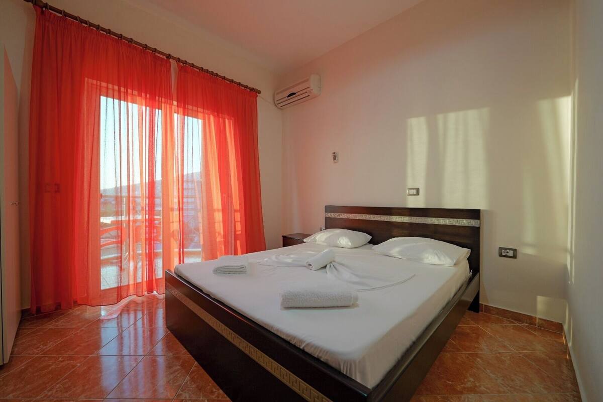 Premium bedding, soundproofing, WiFi (free), bed sheets