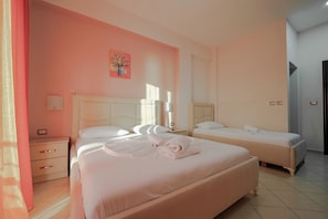 Luxe beddengoed, geluiddichte muren, gratis wifi, beddengoed