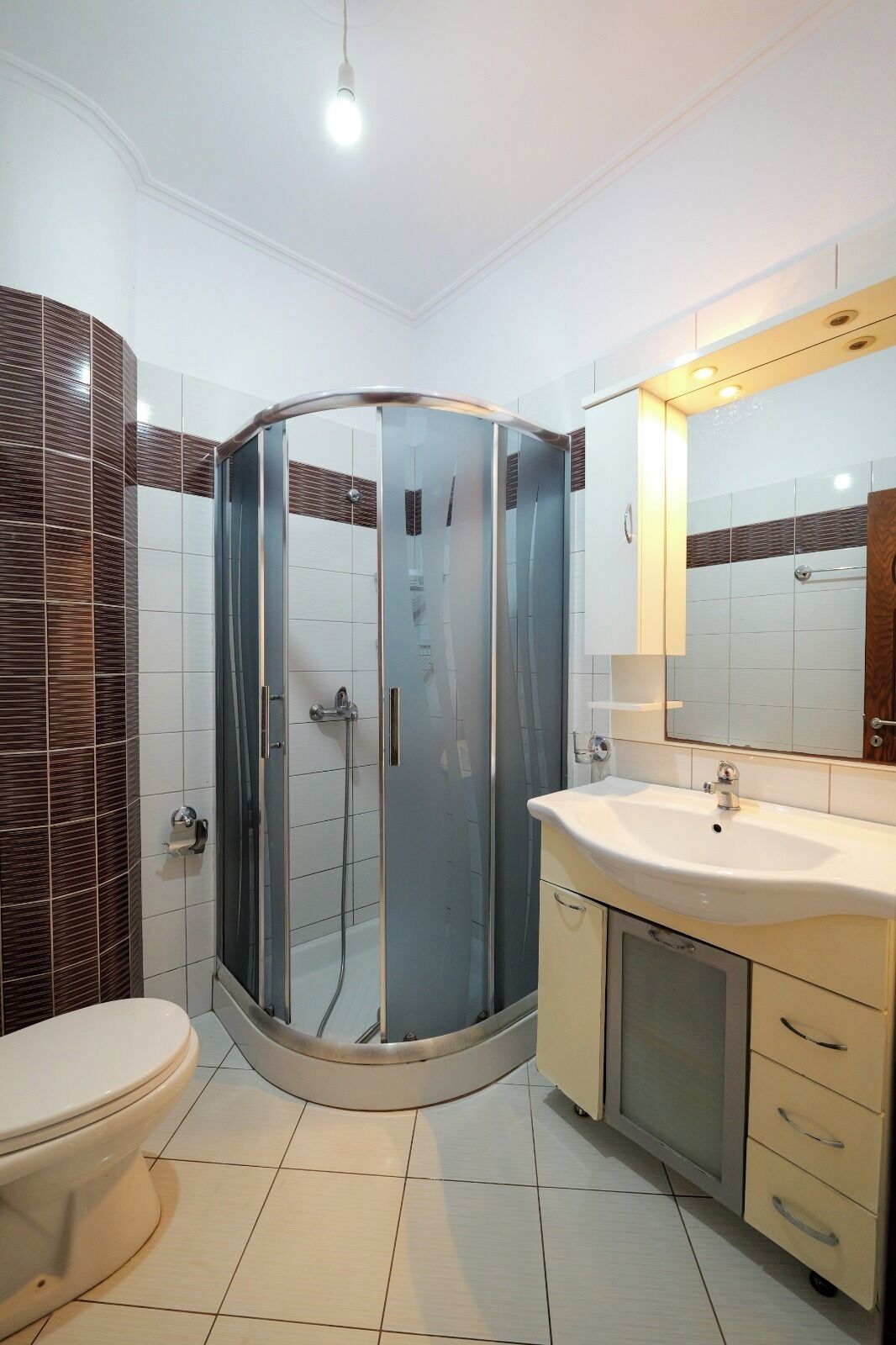 Shower, towels