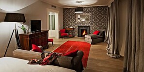 Ropa de cama de alta calidad y minibar 