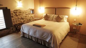 Superior Double Room | Premium bedding, minibar, in-room safe, blackout drapes