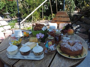 Desayuno continental todos los días (con cargo)