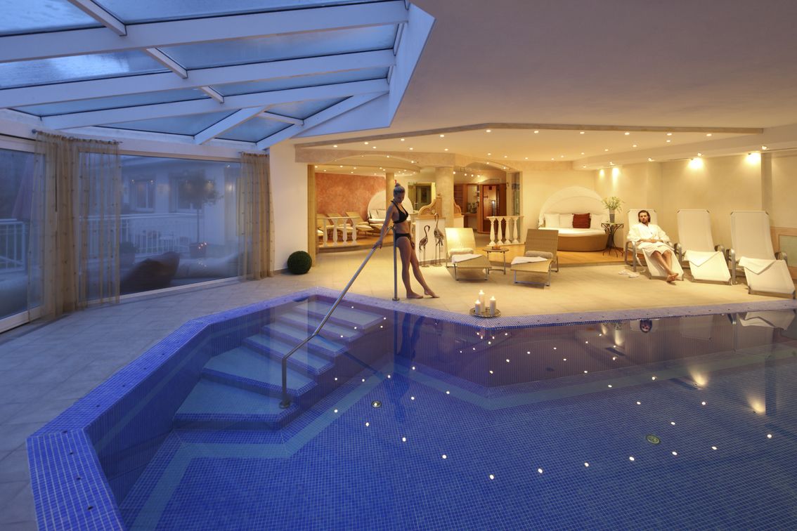 Indoor pool, seasonal outdoor pool, pool umbrellas, sun loungers