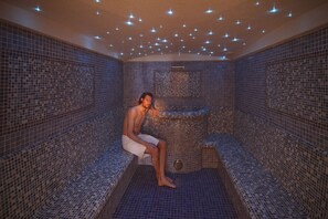 Bastu, ångbastu, turkiskt bad/hamam och kroppsbehandlingar