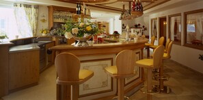 Bar (on property) - Adults Only Hotel Grafenstein (Schenna)