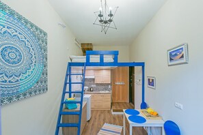 Basic Studio | Premium bedding, iron/ironing board, rollaway beds, free WiFi - Narvskie vorota (St. Petersburg)