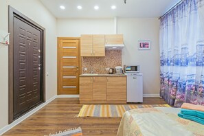 Dobbeltrom – comfort | Eget kjøkken | Kjøleskap og mikrobølgeovn