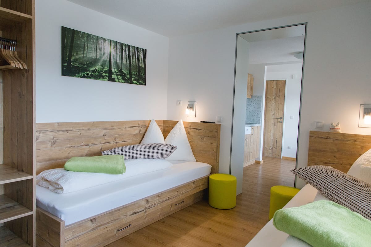 Studio Apartment Nordtirol | Odada kasa, güneşlik/perde, ütü/ütü masası, ücretsiz beşik/çocuk yatağı