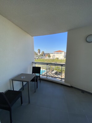 Junior Suite | Premium bedding, down duvets, Select Comfort beds, in-room safe