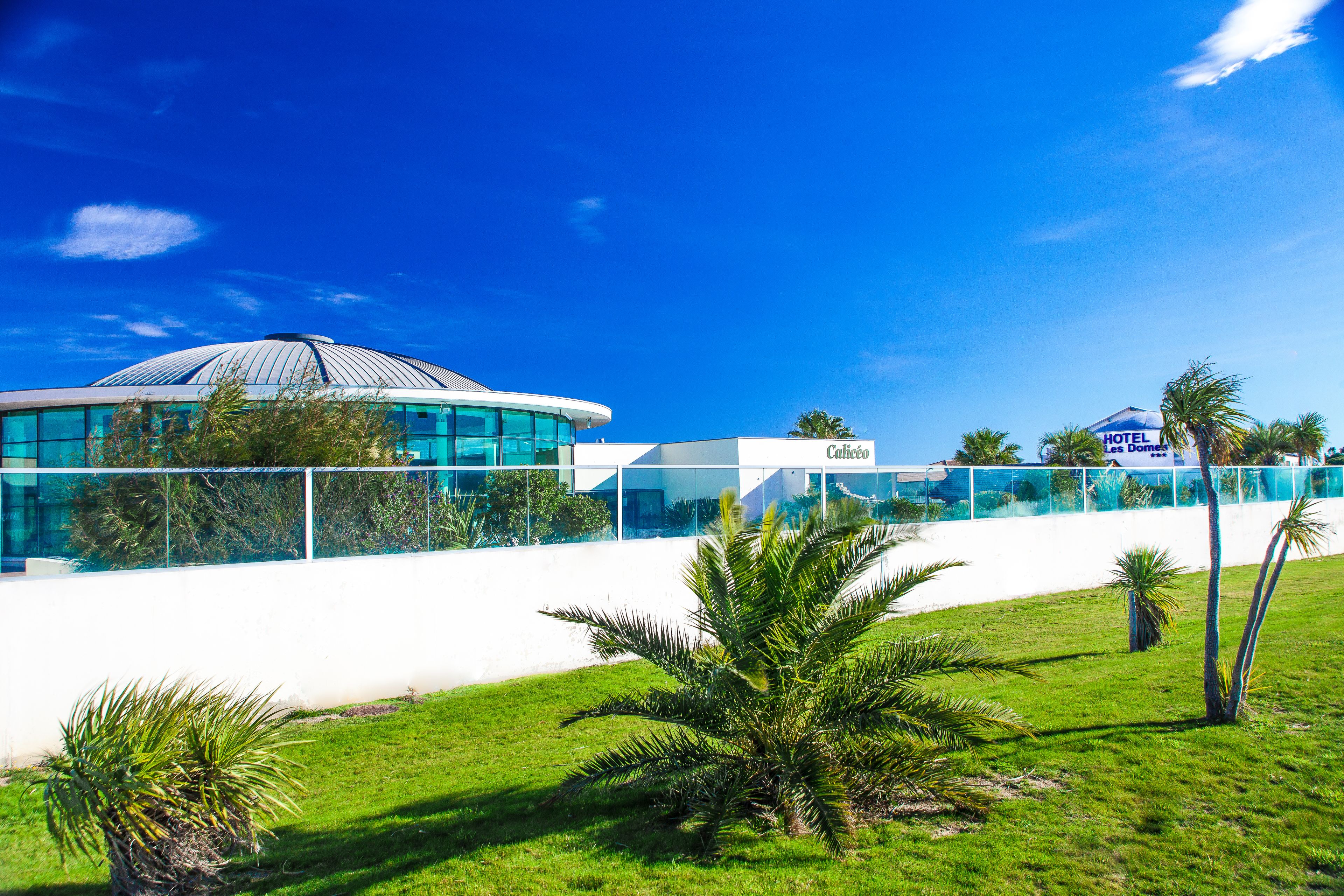 sauna, hot tub, steam room, body treatments, 1 treatment room, massages