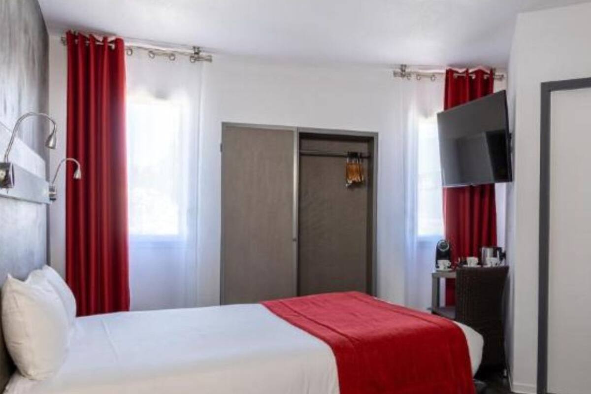 Superior Triple Room | Premium bedding, down duvets, Select Comfort beds, in-room safe