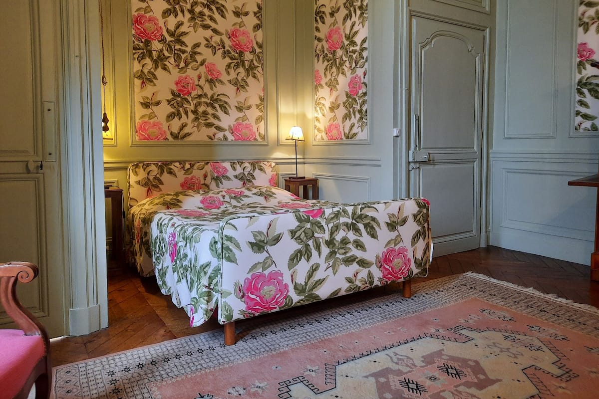 Double Room (Louis Philippe) | Peralatan tempat tidur premium, dihias secara berasingan
