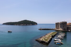City Condo, Sea View, Sea Facing