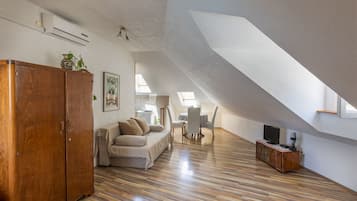 City Condo, Sea View, Sea Facing | 1 bedroom, premium bedding, desk, blackout drapes