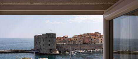 Condo urbano, vista para o mar, de frente para o mar | 1 quarto, roupas de cama premium, escrivaninha, cortinas blackout