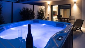 Superior studio apartment with jacuzzi | テラス / パティオ