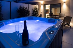 Superior Studio with Jacuzzi | Terrace/patio