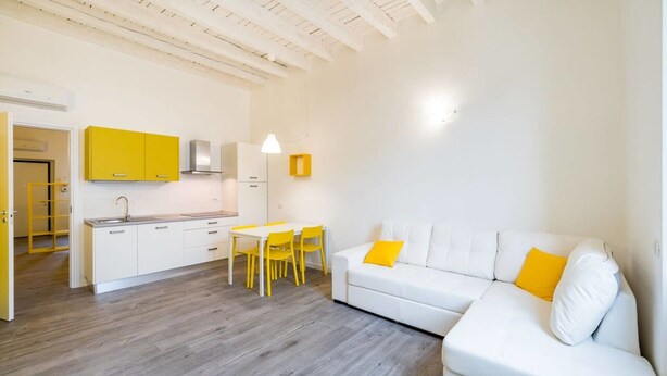 Classic Apartment, 1 Bedroom | Living area - Central station Apartment (Milan)