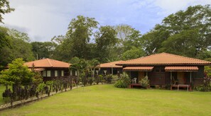 Front of property - Hotel Canto de Ballenas (Bahía Ballena)