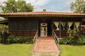 Fachada de la propiedad