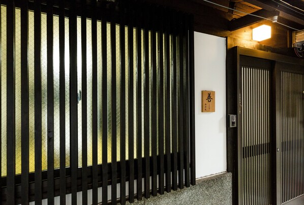 Exterior - ZEN - Nishinotoin - (Kyoto)