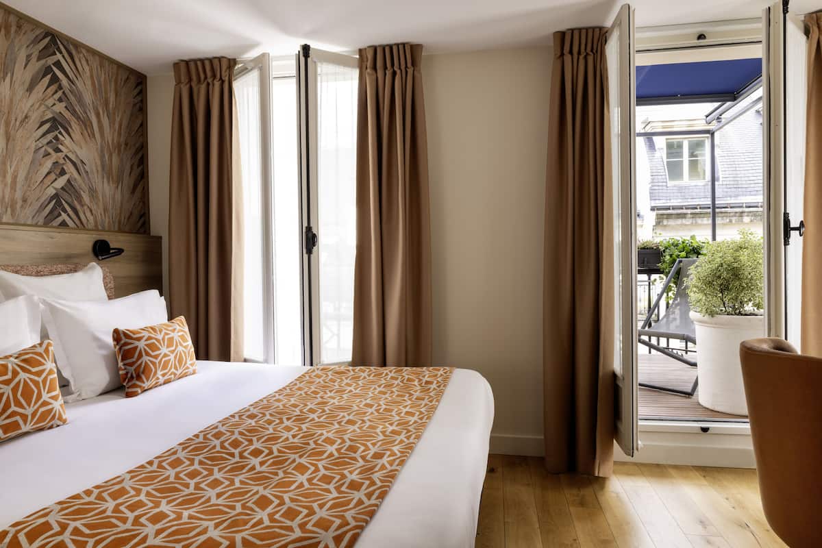 Deluxe Suite, Terrace (Hammam access) | Premium bedding, in-room safe, desk, soundproofing