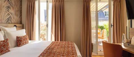 Deluxe Suite, Terrace (Hammam access) | Premium bedding, in-room safe, desk, soundproofing