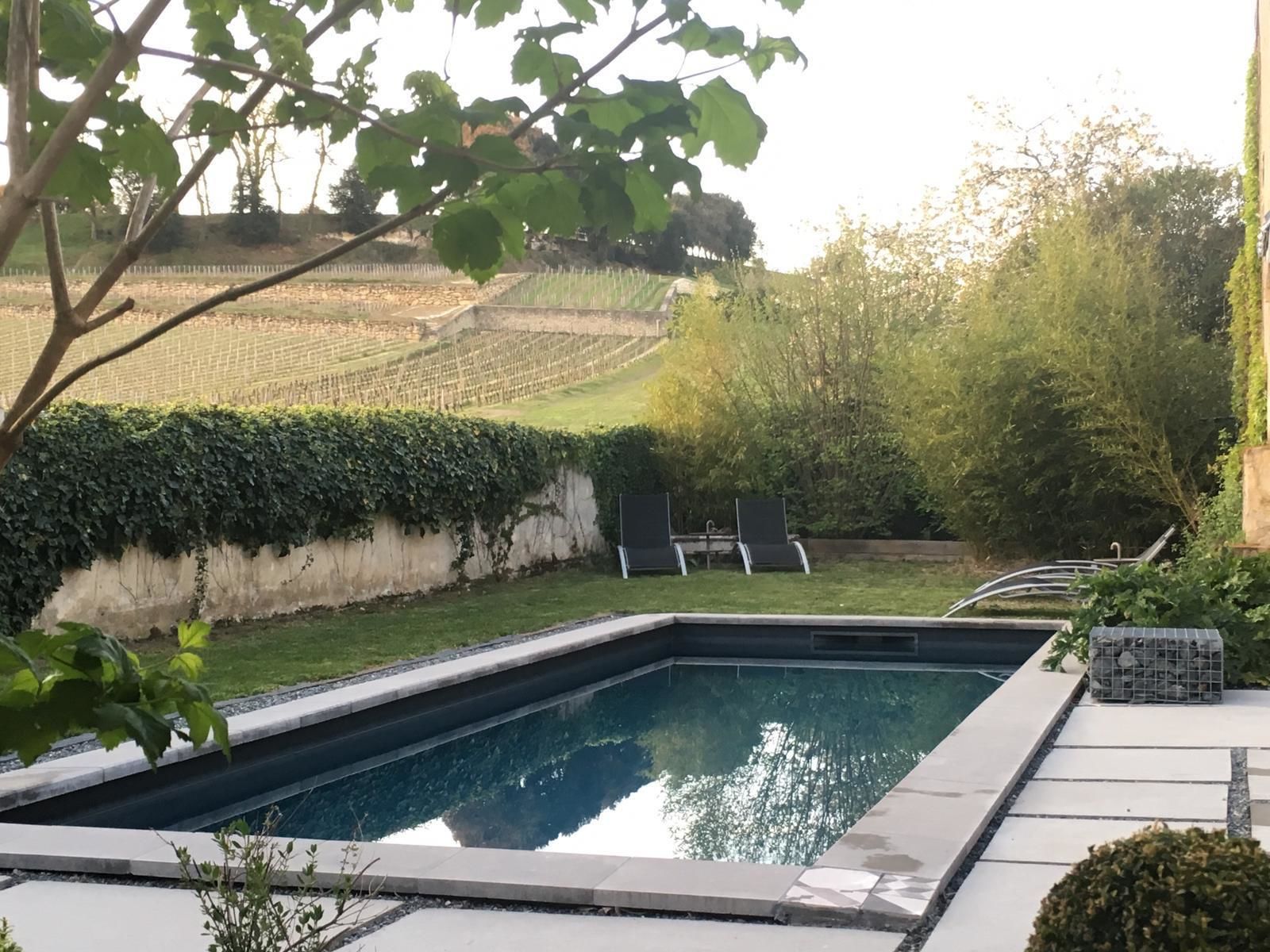 Hồ bơi ngoài trời 