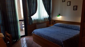 Desk, free cots/infant beds, rollaway beds, free WiFi