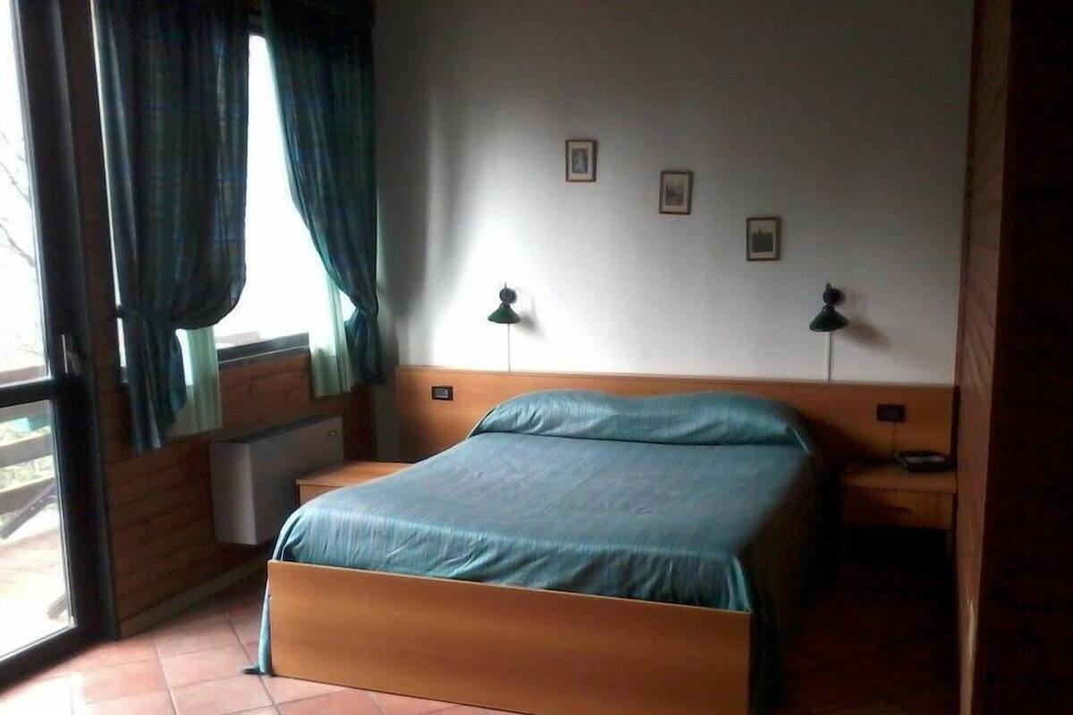 Desk, free cots/infant beds, rollaway beds, free WiFi