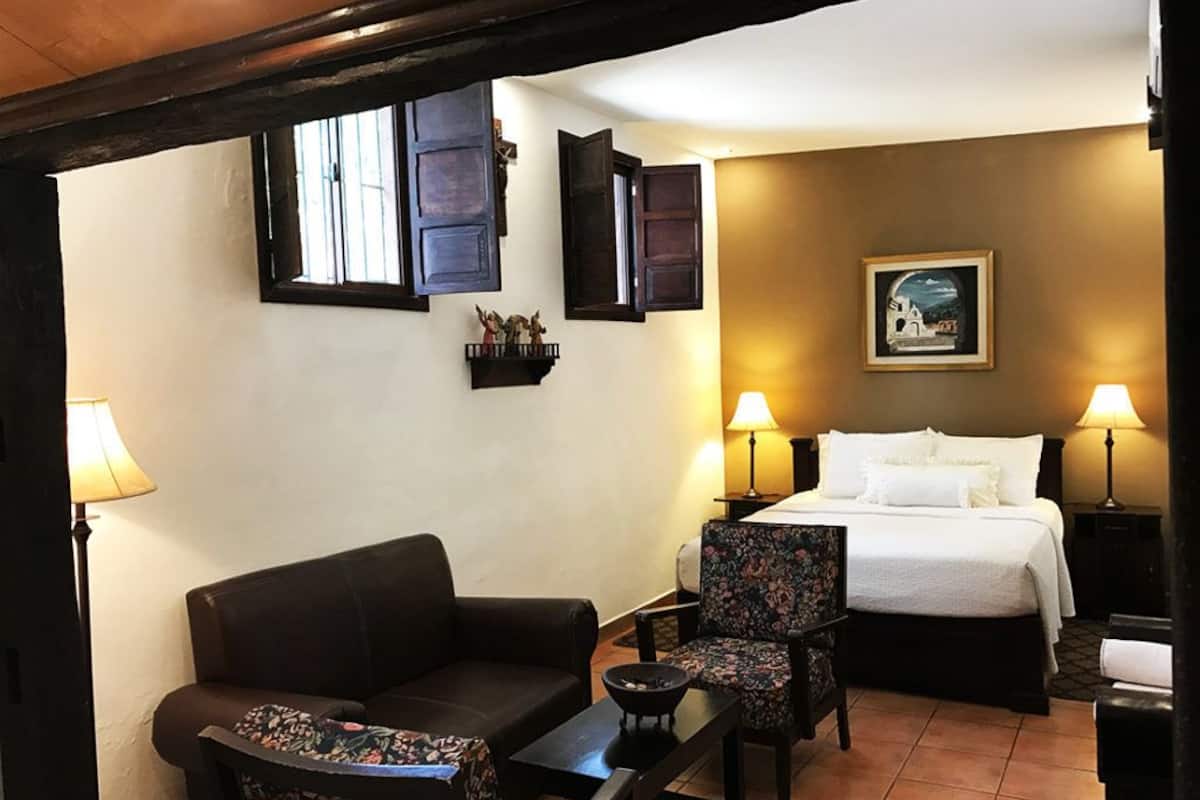 family suite, non smoking | premium bedding, iron/ironing board, rollaway beds, free wifi