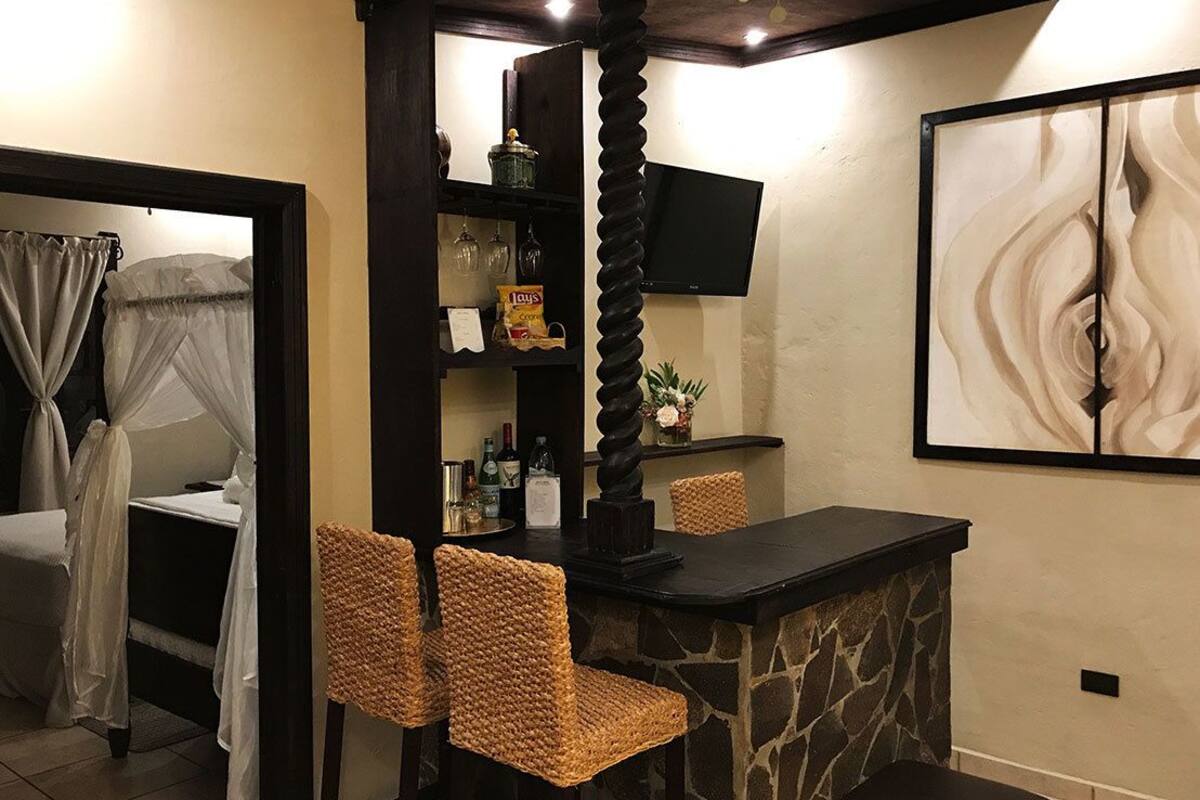 presidential suite, non smoking | room amenity