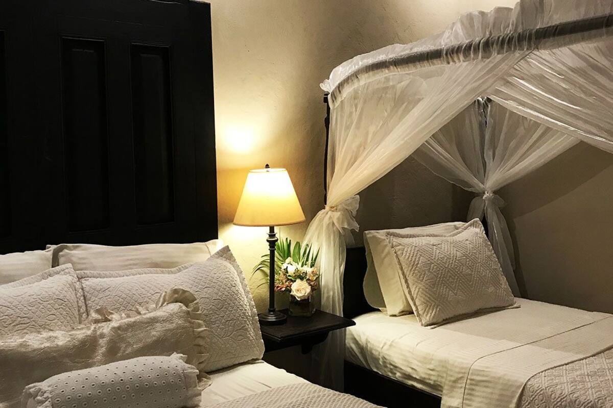 presidential suite, non smoking | premium bedding, iron/ironing board, rollaway beds, free wifi