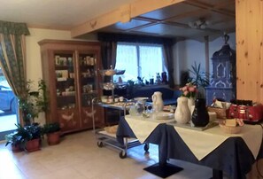 Daily buffet breakfast (EUR 5 per person)