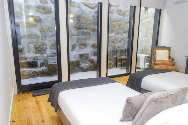 Apartment, 2 Bedrooms, Terrace | 2 bedrooms, in-room safe, desk, iron/ironing board - Liiiving in Porto Central Secret Terrace (Porto)