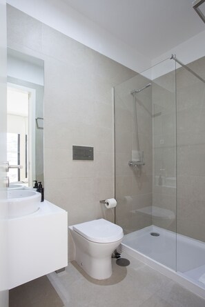 Apartment, 2 Bedrooms, Terrace | Bathroom | Shower, hair dryer, slippers, towels - Liiiving in Porto Central Secret Terrace (Porto)